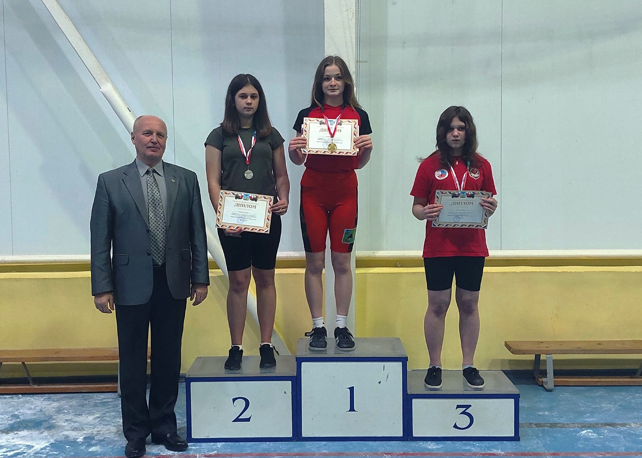 Губкинцы стали победителями и призёрами Первенства Белгородской области по гиревому спорту среди юношей и девушек.