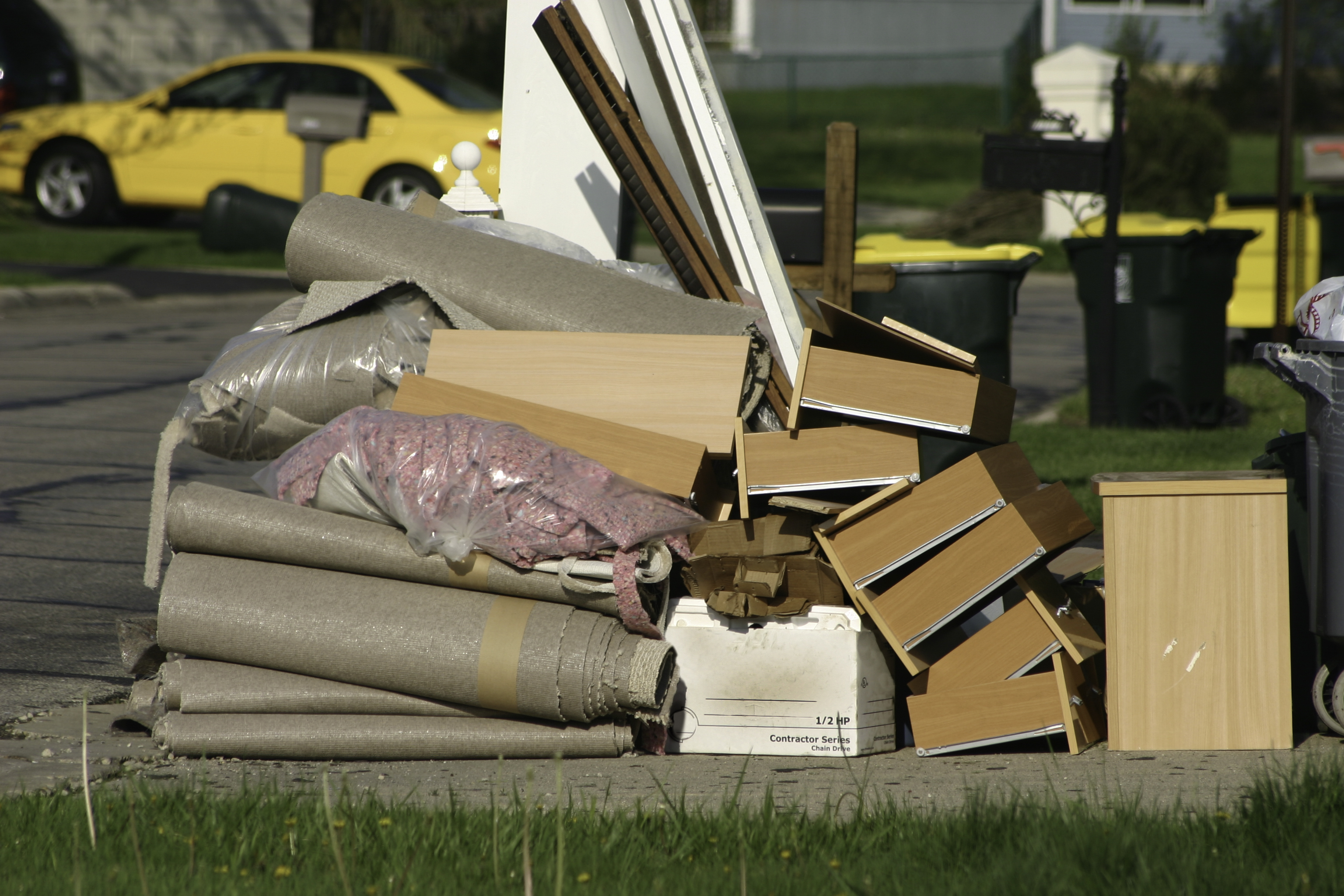 Когда выбрасывать крупногабаритные отходы в многоквартирных домах?.