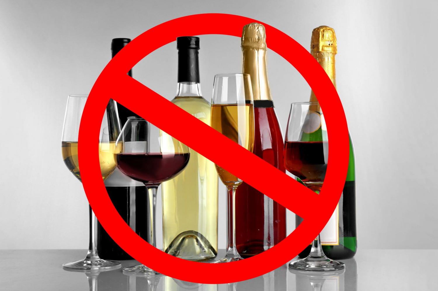 Будут действовать ограничения розничной продажи алкогольной продукции.
