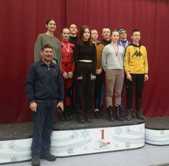 Сборная команда учащихся Губкинского городского округа – победитель областных соревнований по лыжным гонкам.