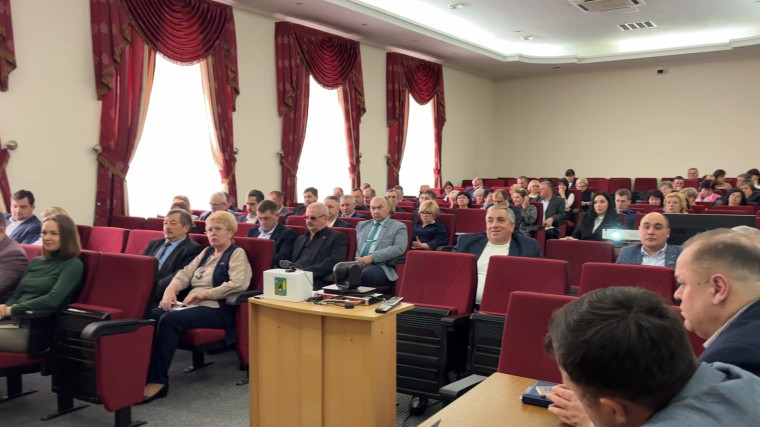 01 марта 2023 года под председательством Г. И. Колесниковой состоялась четвертая сессия Совета депутатов Губкинского городского округа четвертого созыва.