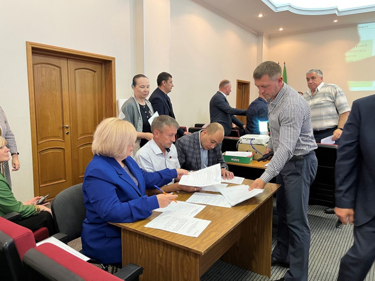 Восьмая сессия Совета депутатов Губкинского городского округа четвертого созыва.
