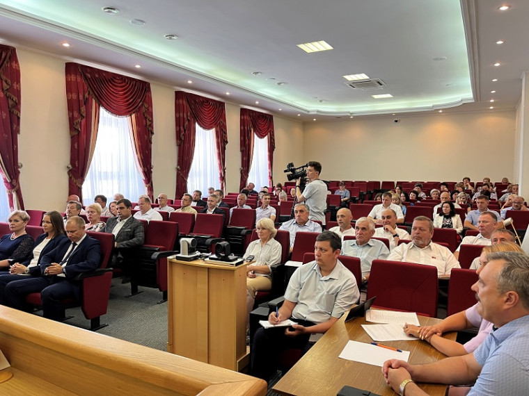 Десятая сессия Совета депутатов Губкинского городского округа.