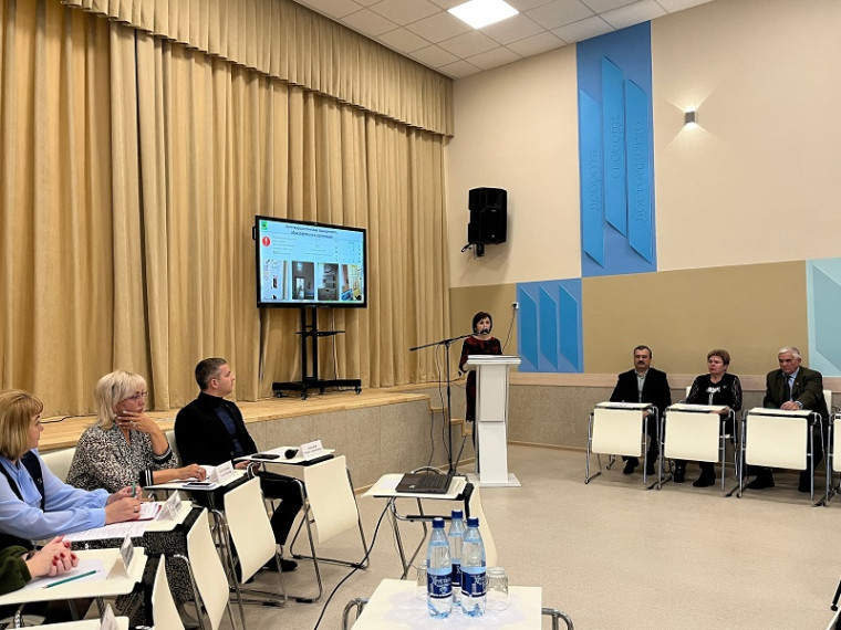 03 ноября 2022 года состоялось выездное заседание по вопросу «О системе безопасности в образовательных учреждениях на территории Губкинского городского округа».